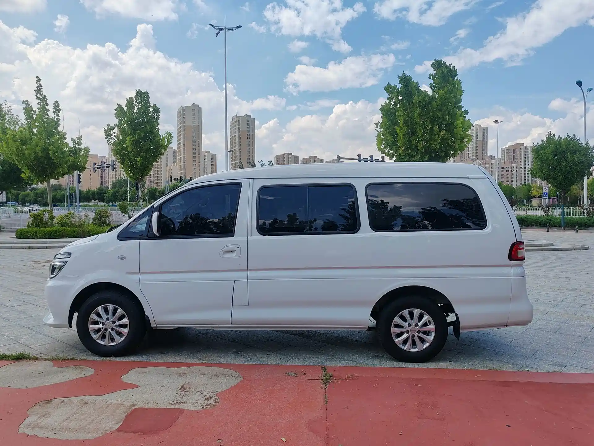 صورة 8 - Dongfeng Fengxing Lingzhi New Energy