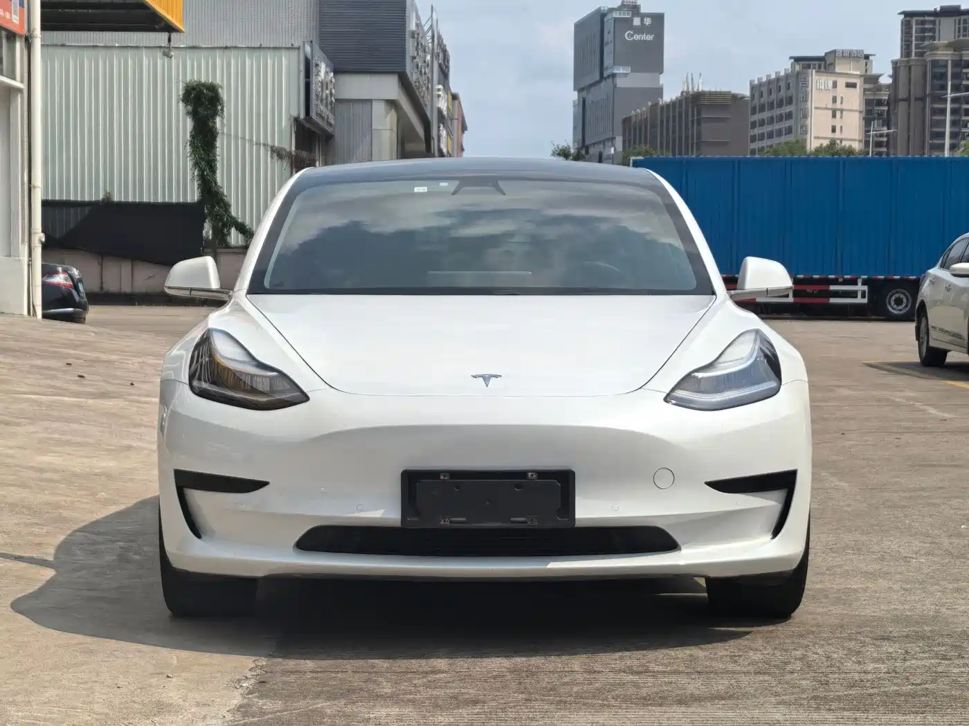 TESLA MODEL 3