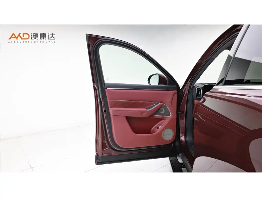 AITO Wenjie AITO M8 2025 Model Extended Range Ultra Edition 53.4kWh 5-Seater фото 10