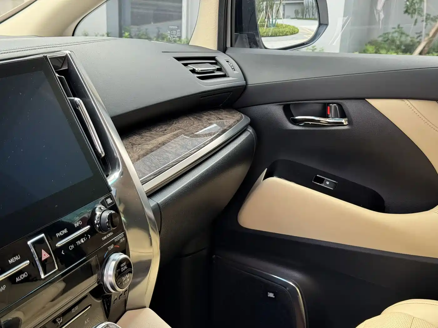 Toyota Vellfire 2021 2020 Twin Engine 2.5L HV Premium Edition