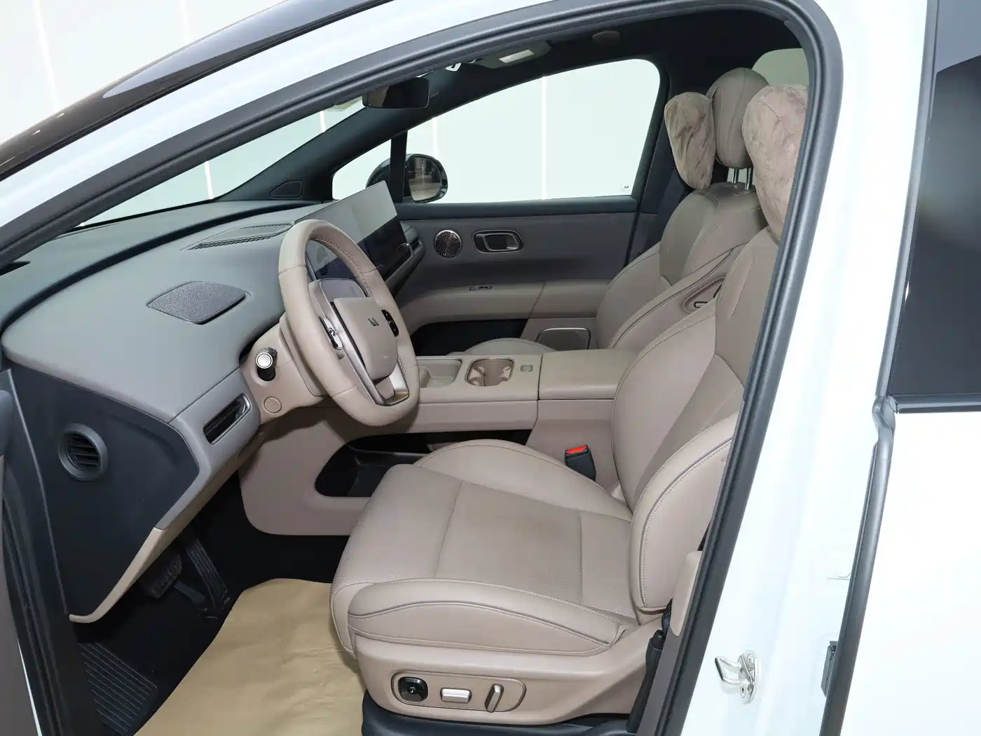 Li Auto i6 2026 2025 2WD Base Model