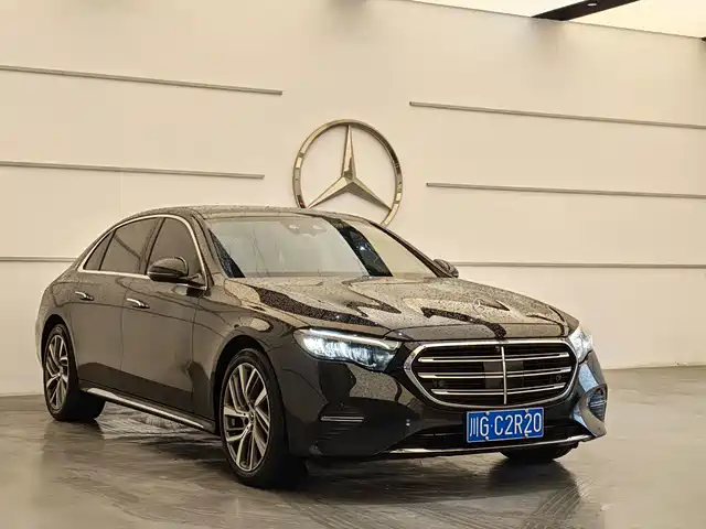 Mercedes-Benz E-Class 2024 E 300 L Fashion — фото 3