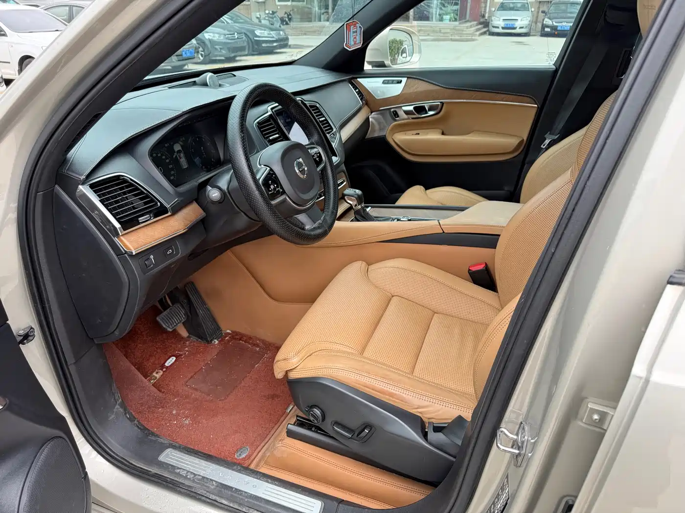 Фото 4 - Volvo XC90