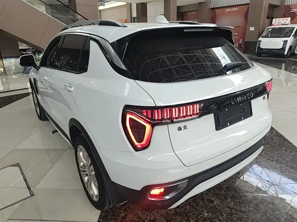 Lynk & Co 01 2017 2.0T 2WD Pro Version фото 5