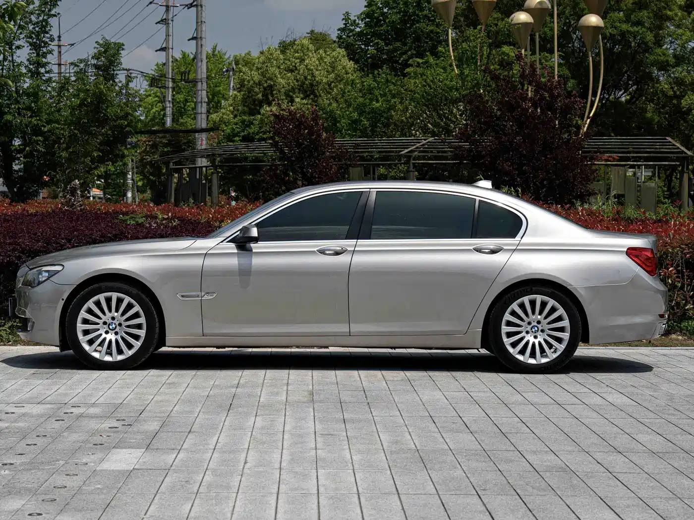 BMW 7 Series 2010 760Li фото 4