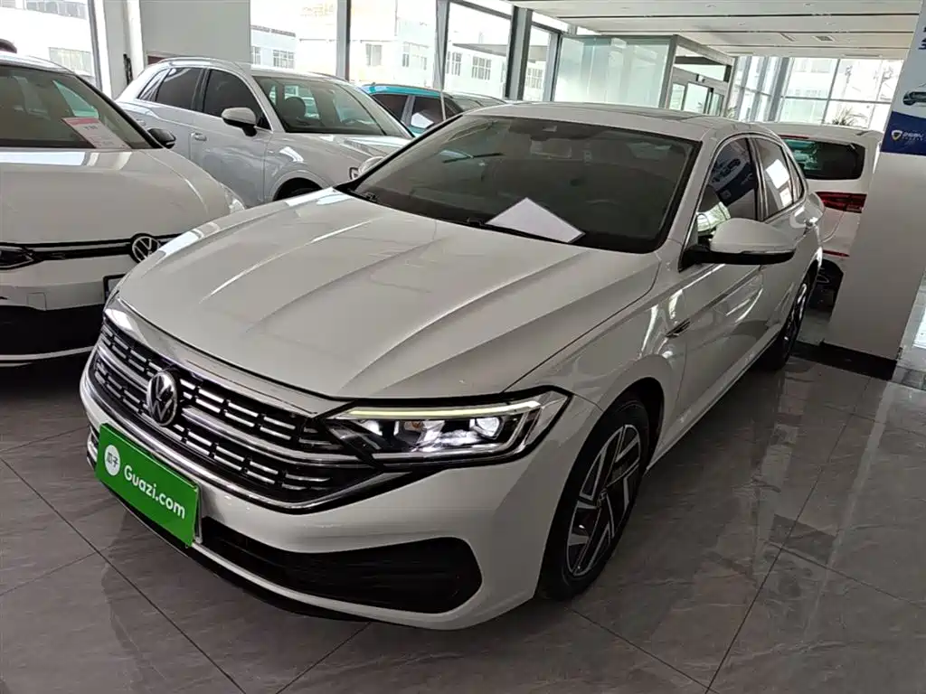 Volkswagen Sagitar 2025 300TSI DSG Surpass Edition