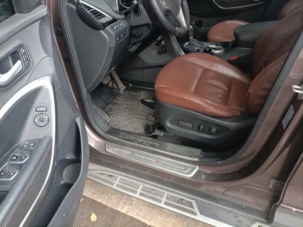 Hyundai Santa Fe 2013 Facelift 2.0T Automatic 4WD Premium фото 13