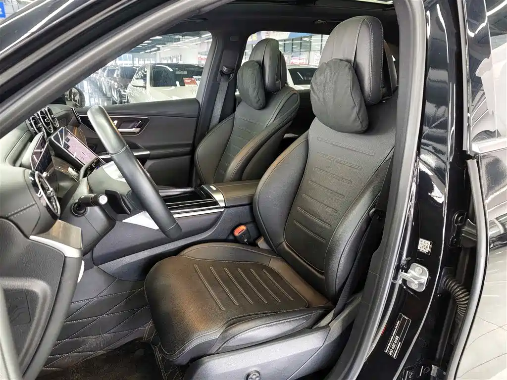Mercedes-Benz GLC 2023 GLC 260 L 4MATIC Sport 5-seater фото 5
