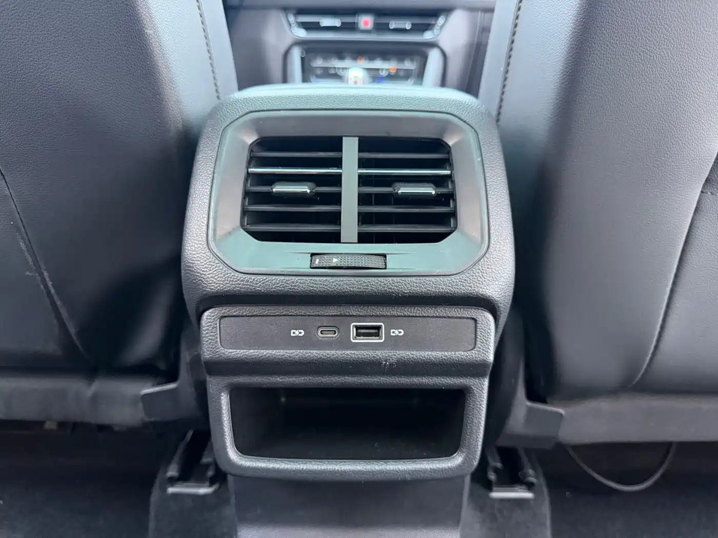 Volkswagen Tharu 2021 Model 280TSI 2WD Comfort Edition фото 17