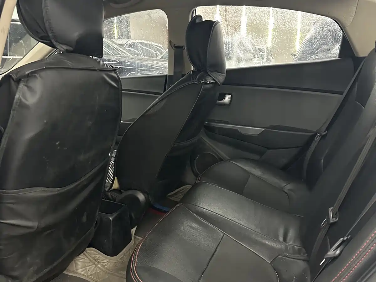 Kia K2 2017 2015 Sedan 1.4L AT GLS