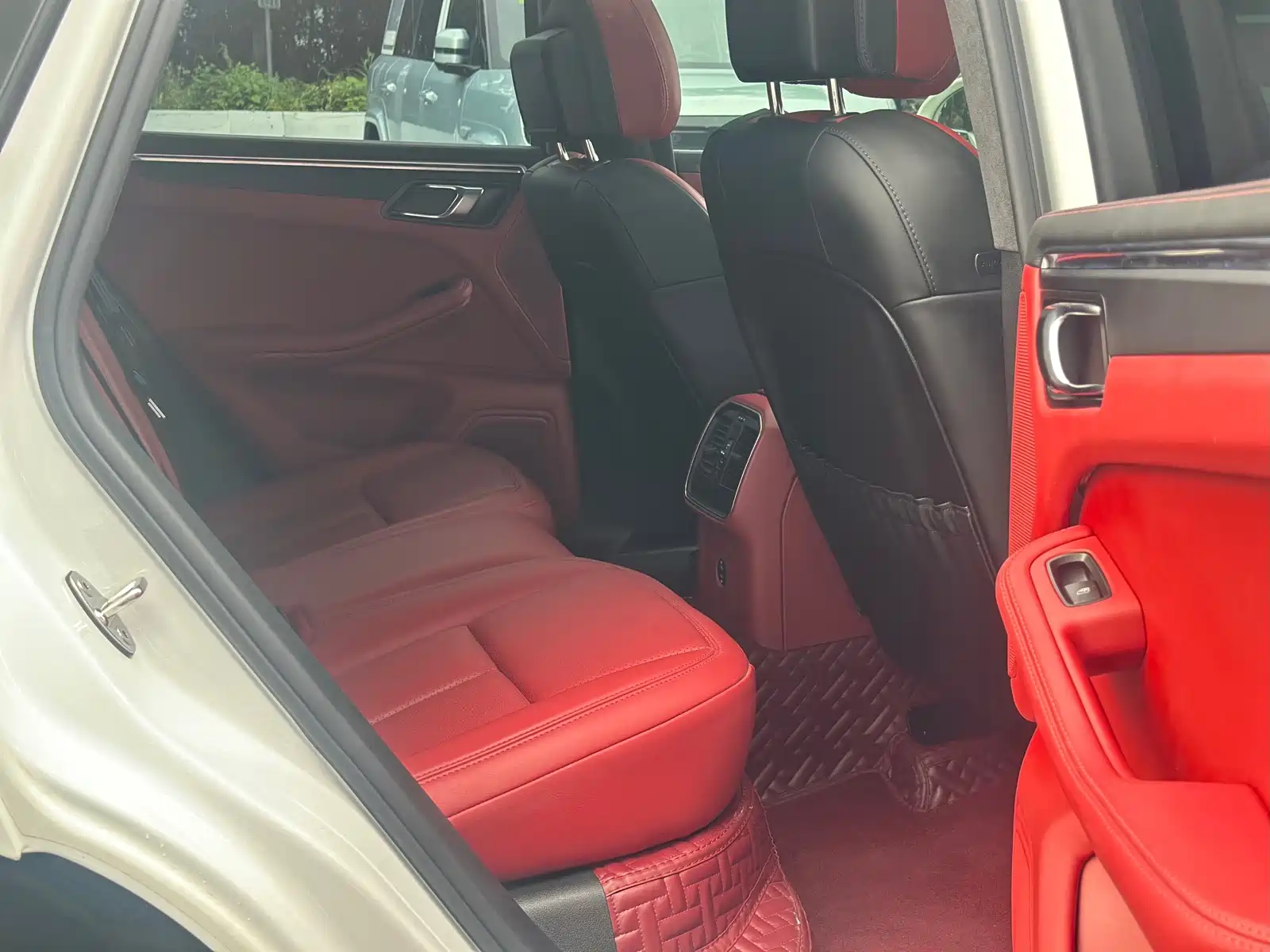 Фото 9 - Porsche Macan