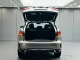 Фото 25 - Lexus RX
