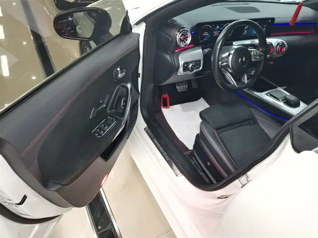 Mercedes-Benz CLA (Import) 2021 CLA 200 фото 16