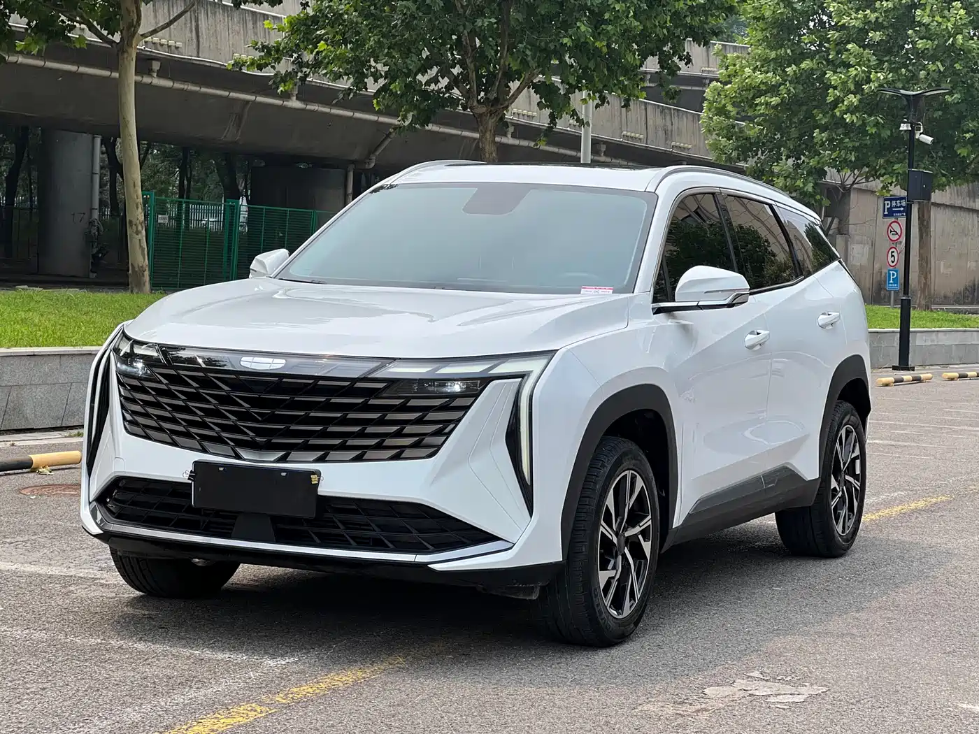 Geely Boyue L 2024 1.5TD DCT Soaring Dragon Edition
