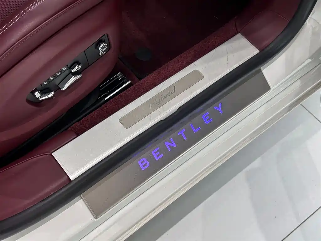 Bentley Flying Spur Plug-in Hybrid 2022 2.9T V6 Hybrid фото 9