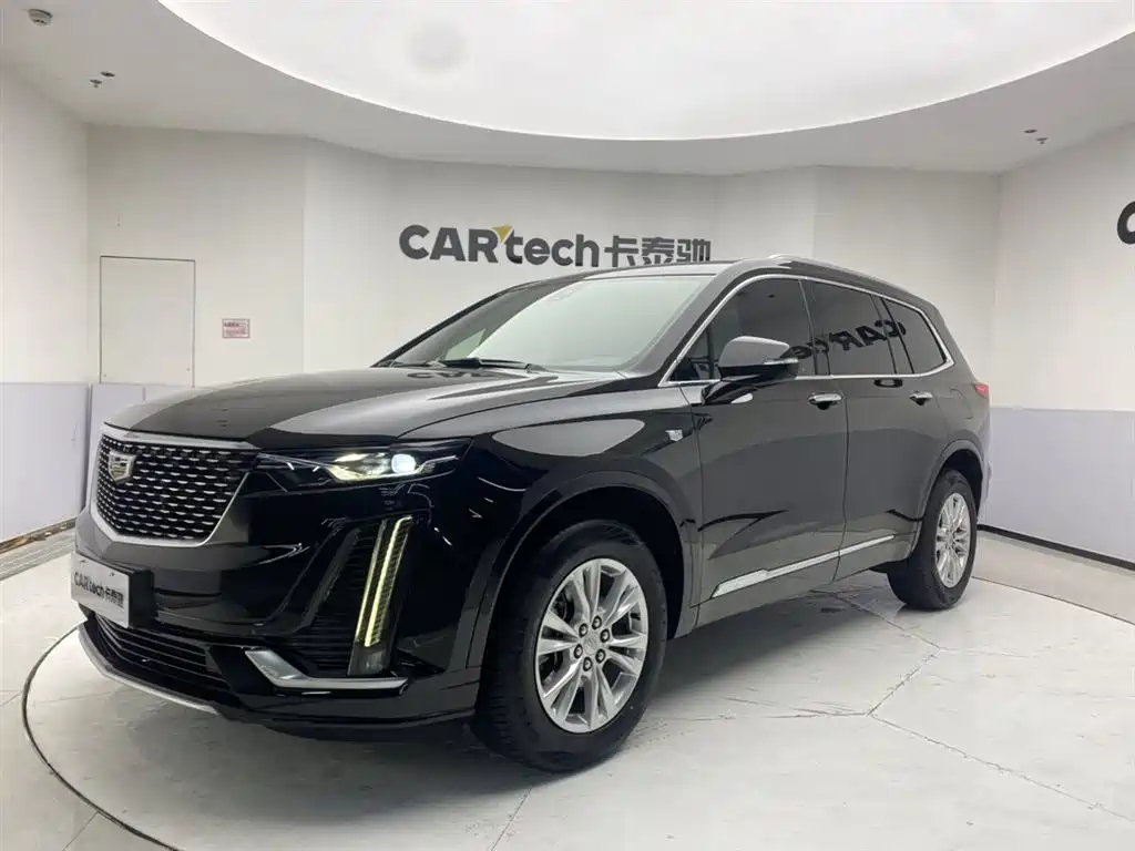 CADILLAC XT6