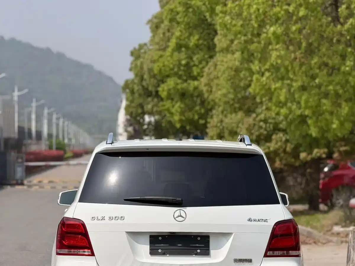 Mercedes-Benz GLK-Class 2015 GLK 300 4MATIC Luxury Ultimate Edition фото 4