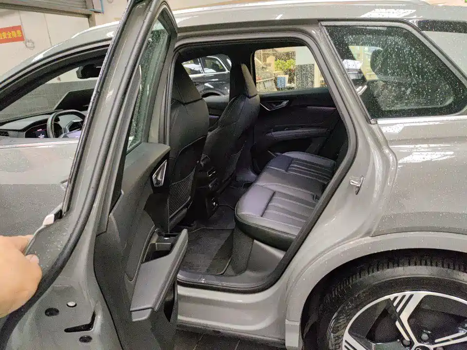 Audi Q4 e-tron 2024 40 e-tron Creation Edition фото 9