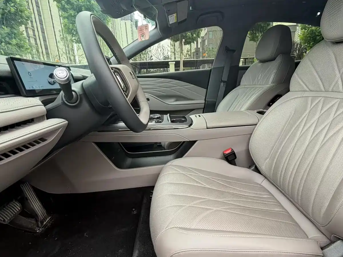 Geely Galaxy Galaxy Xingyao 8 2025 130km EM-P Starship Edition фото 2