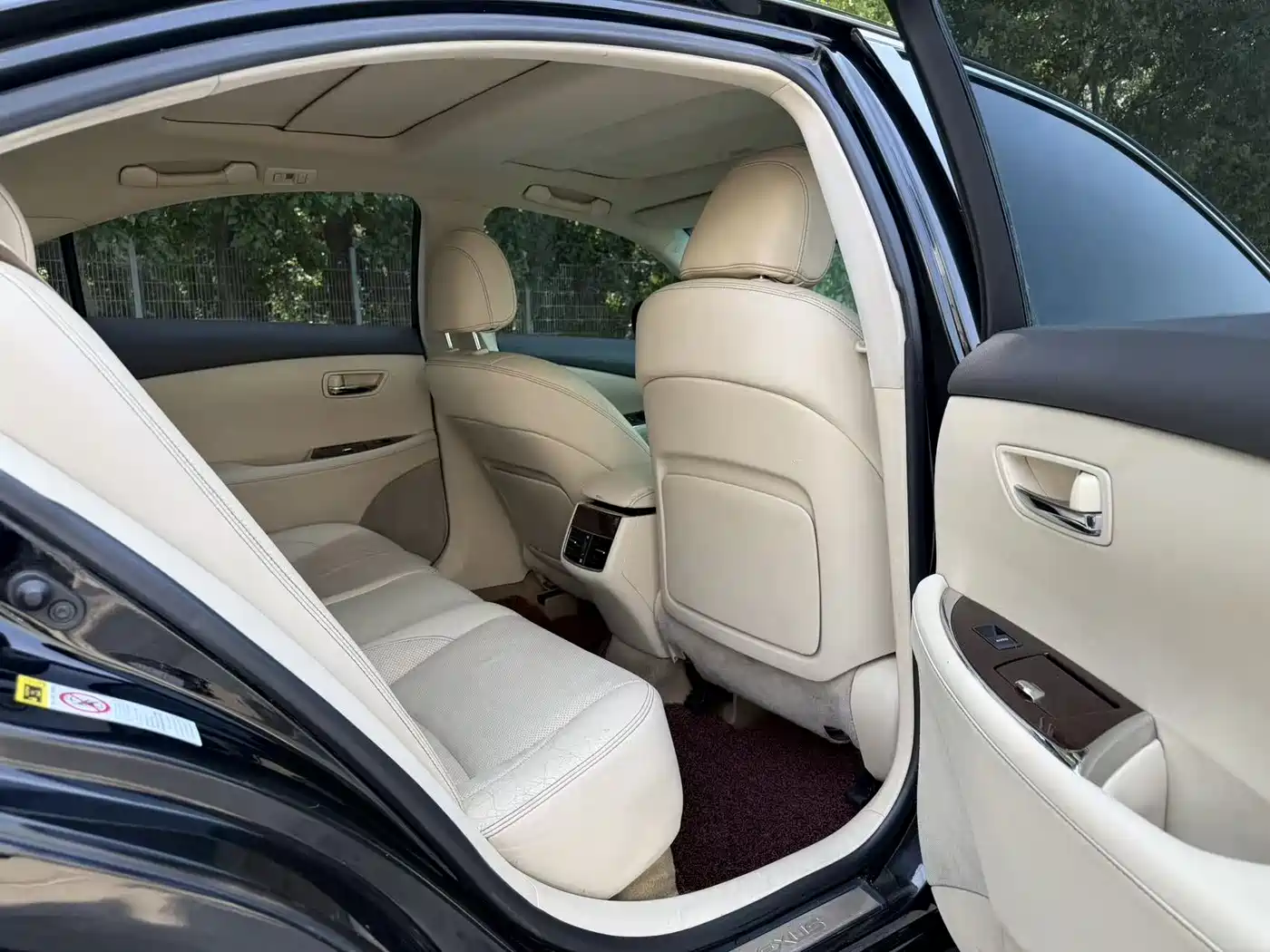 Фото 7 - Lexus ES