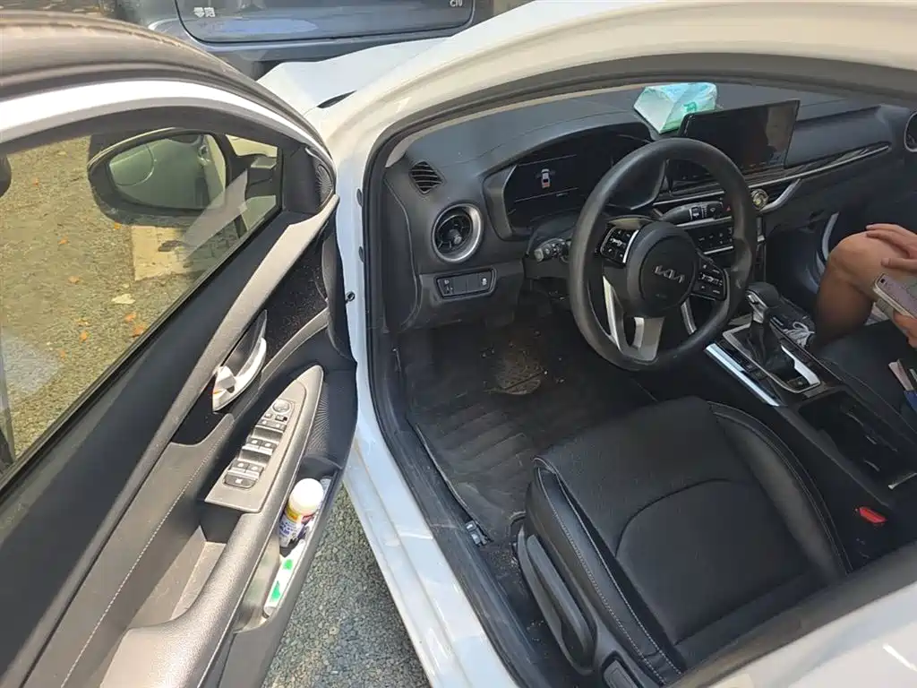 Kia K3 2021 Facelift 1.5L CVT Fashion Edition фото 23