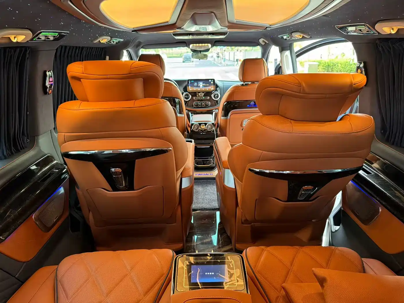 Mercedes-Benz Vito 2023 2.0T Elite 7-Seater фото 9