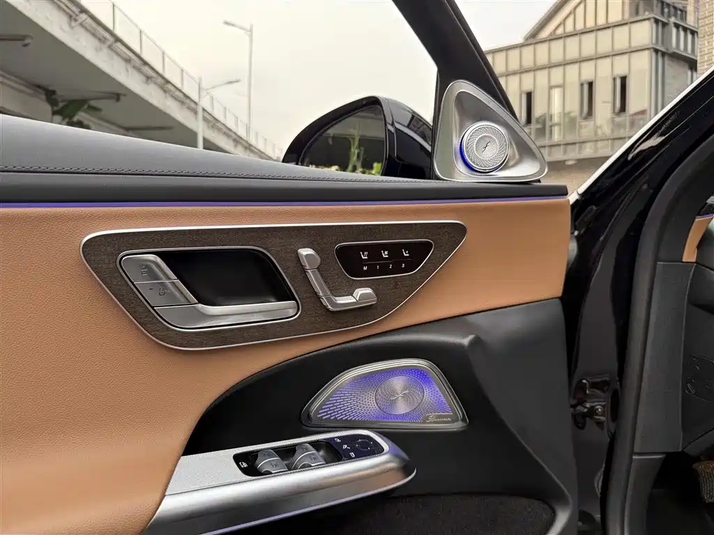 Mercedes-Benz E-Class 2024 Model E 300 L Luxury фото 16