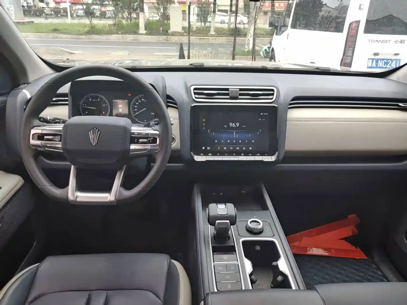 Jiangling Dadao 2023 All-rounder 2.3T Diesel Automatic 4WD Long Wheelbase Comfort Edition фото 6