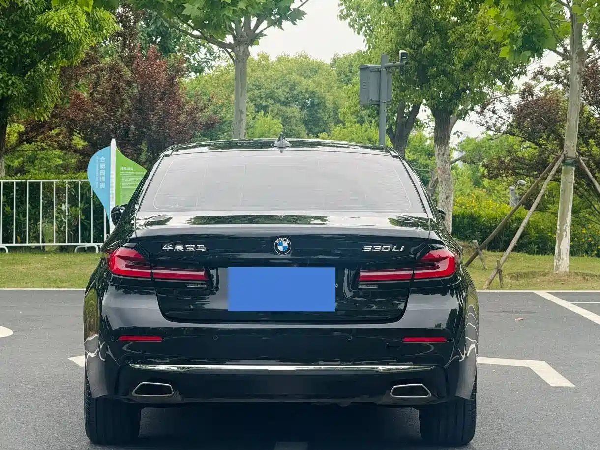 BMW 5 Series 2022 530Li Leading Luxury Package фото 4