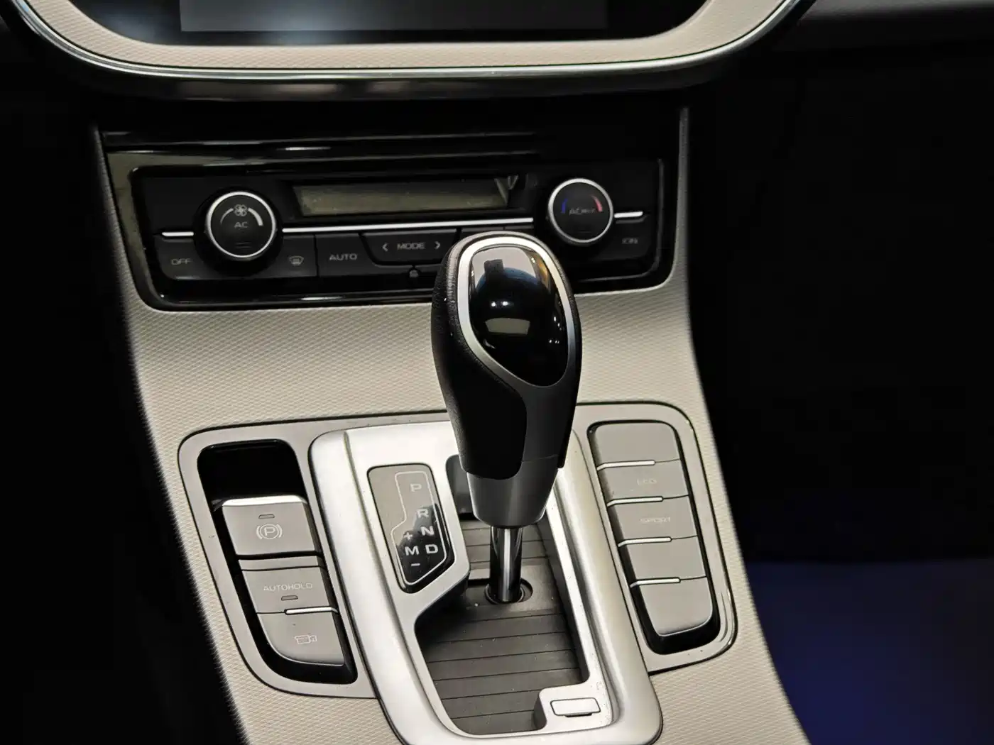 GEELY AUTOMOBILE EMGRAND GL