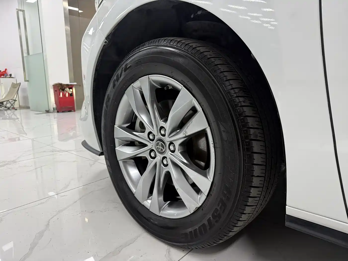 Toyota Sienna 2021 2.5L Hybrid Ultimate Edition фото 6