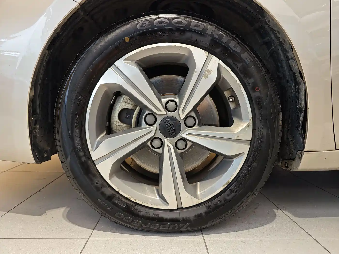 GEELY AUTOMOBILE EMGRAND GL