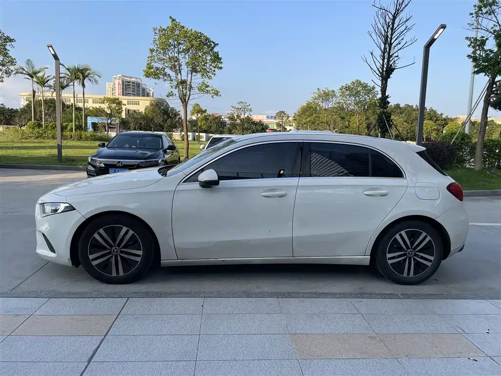 Mercedes-Benz A-Class (Import) 2020 A 180 фото 4
