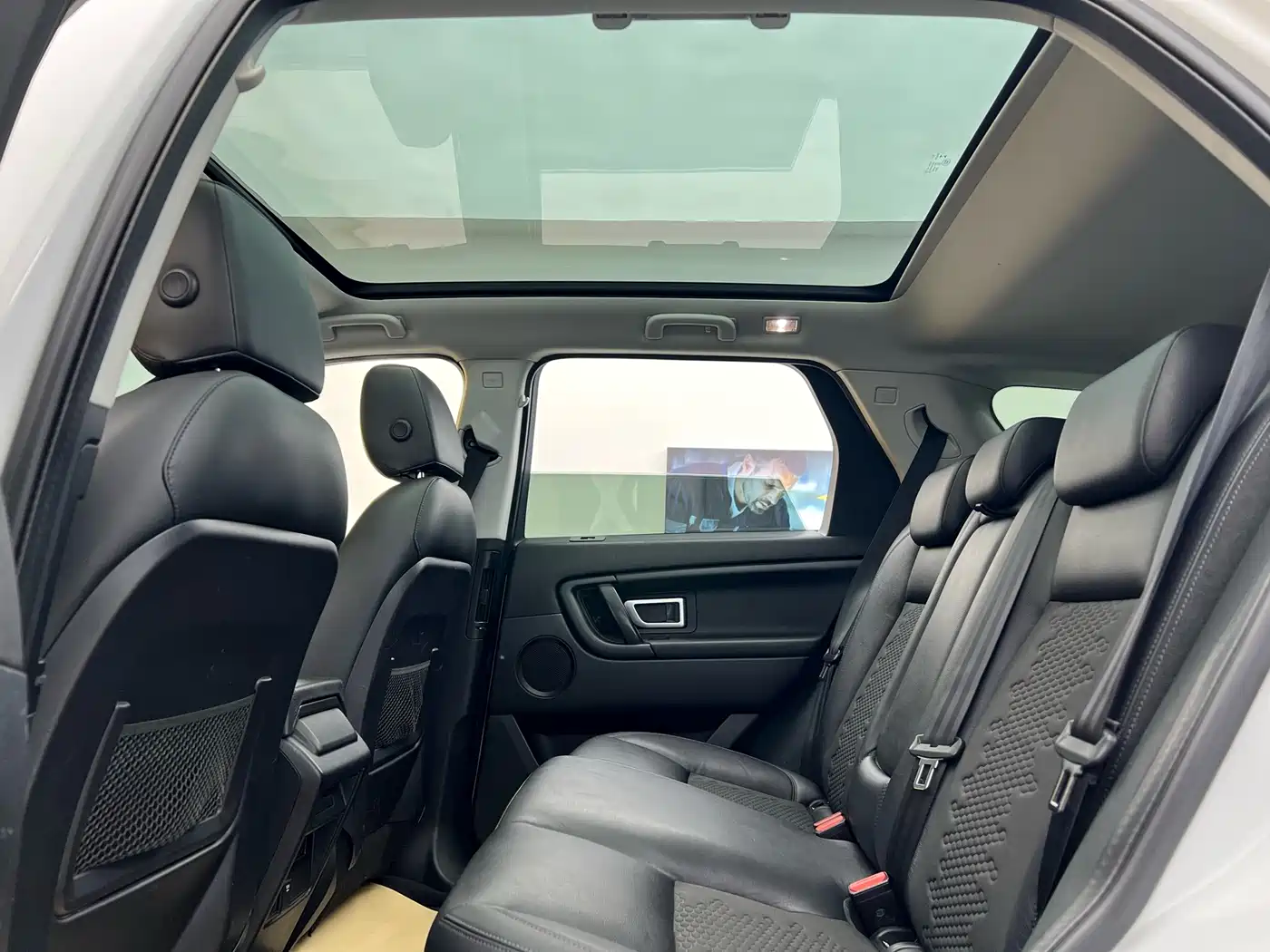 Land Rover Discovery Sport 2019 240PS SE Edition China V фото 23
