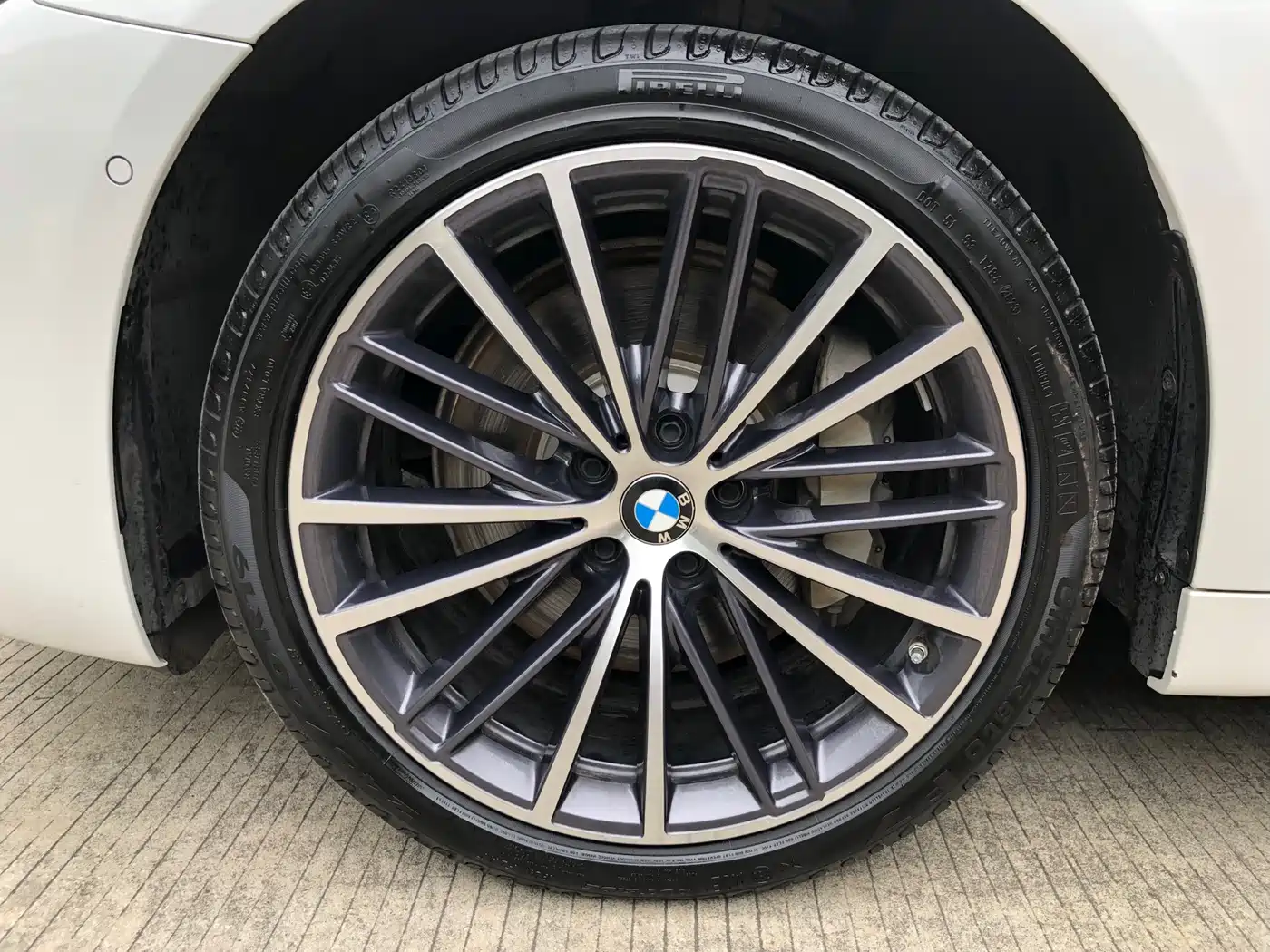 BMW 5 Series 2023 530Li Leading M Sport Package фото 25