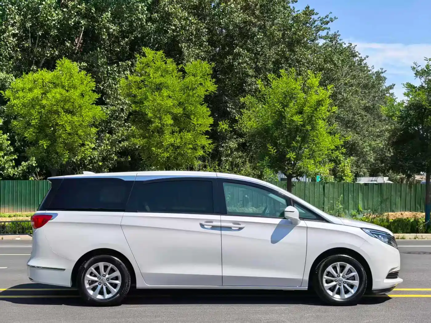 Buick GL8 2017 ES 28T Comfort Type China V фото 5