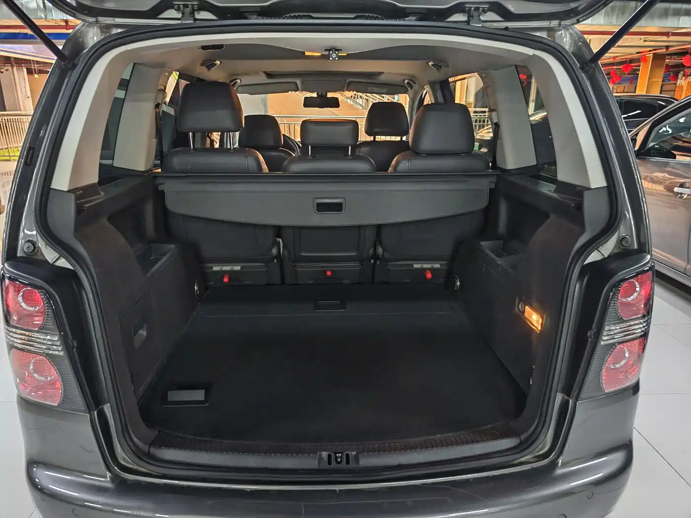 Volkswagen Touran 2015 1.4T Manual Comfort Edition 5-seater фото 7