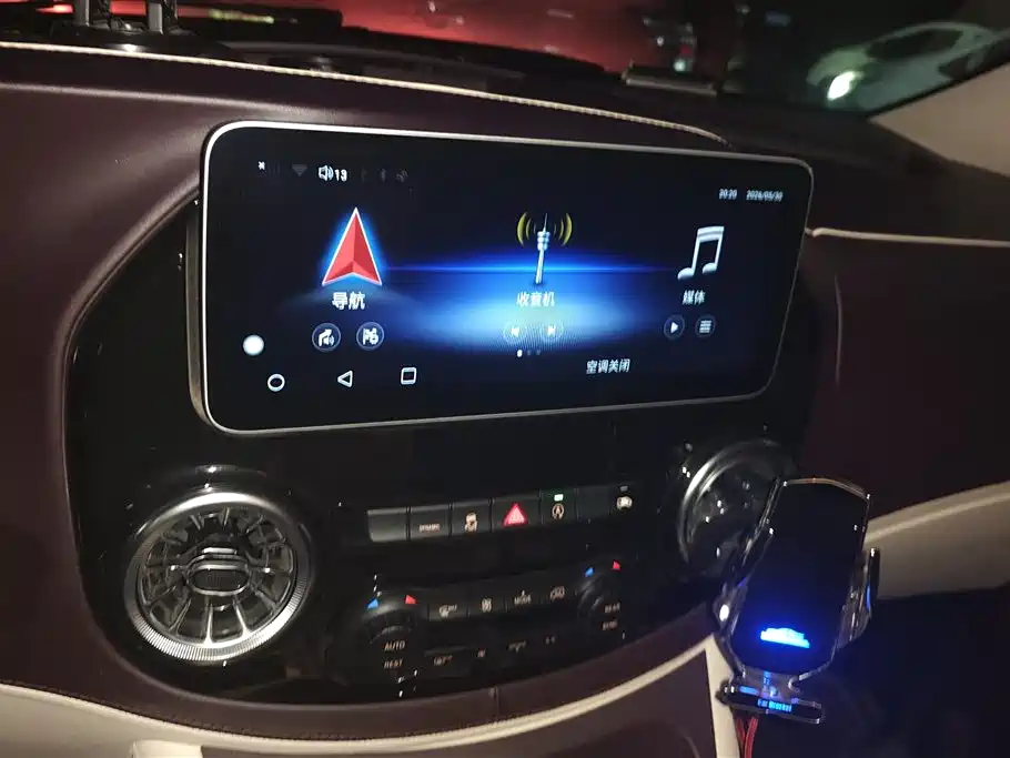 Mercedes-Benz Vito 2020 2.0T Elite Edition (7-seater) фото 13
