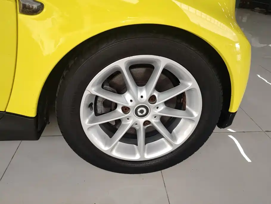 smart fortwo 2013 2013 1.0 MHD New Year Special Edition