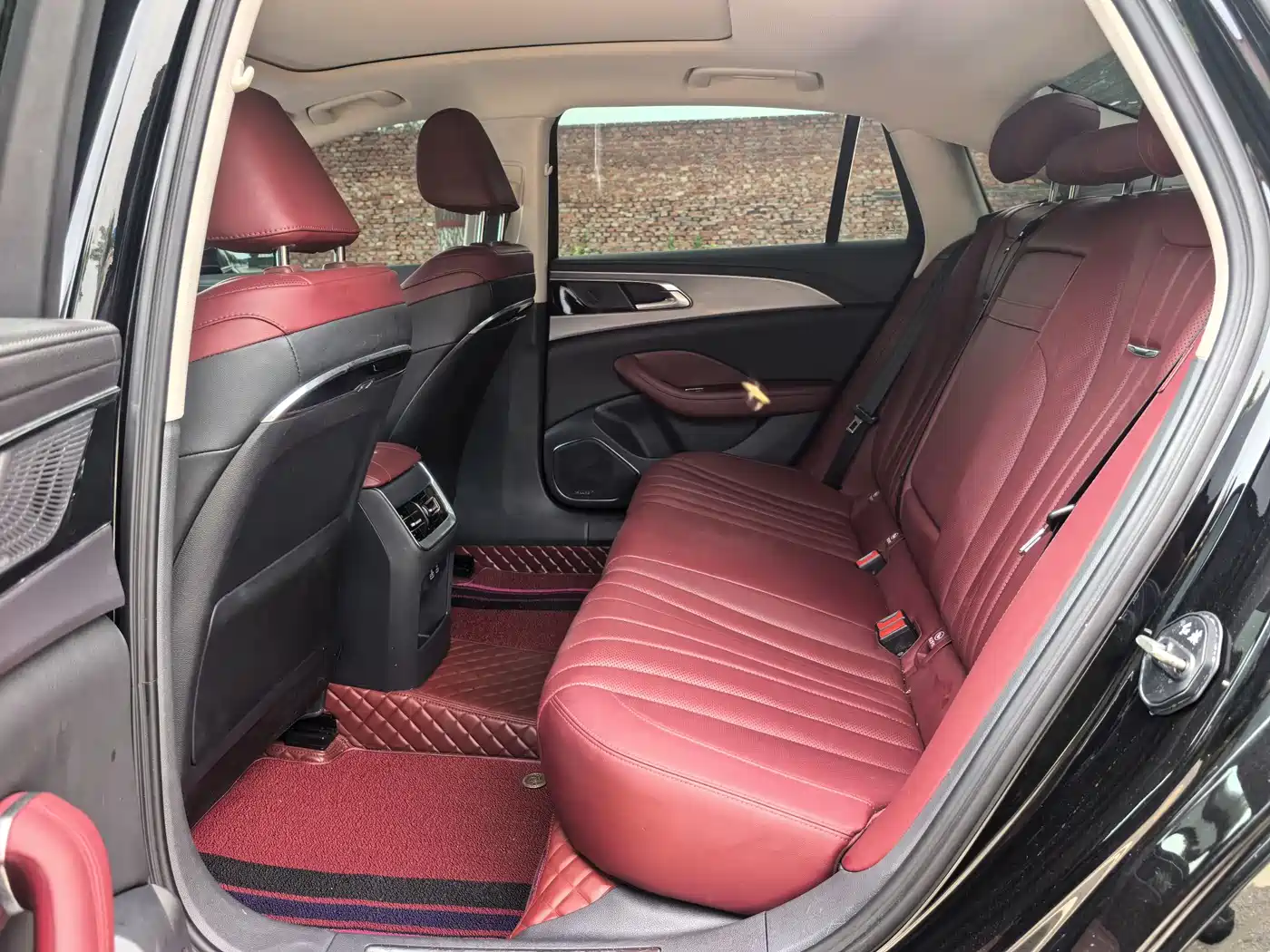 Hongqi H5 2024 2.0T Automatic Smart Connect Flag Smooth Edition фото 6