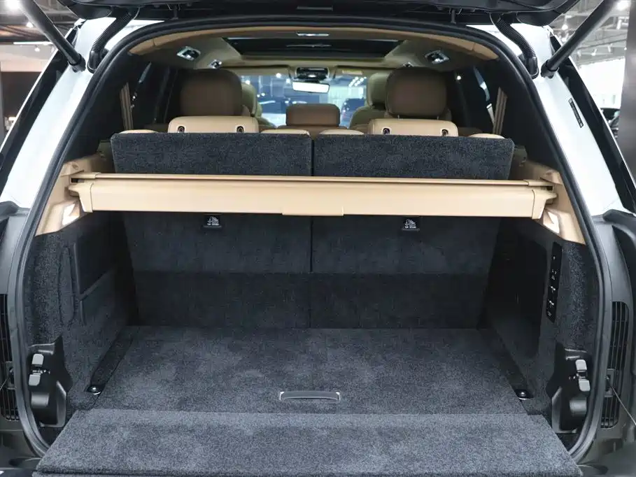 Land Rover Range Rover 2024 3.0 L6 400PS Golden Age Extended 7-Seater фото 30