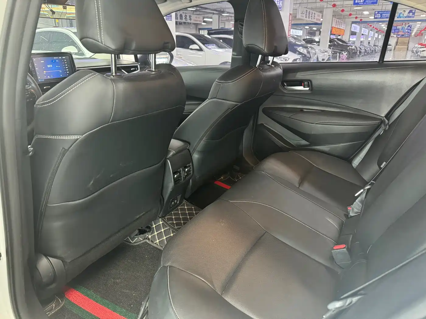 Toyota Corolla 2021 1.2T S-CVT Luxury Edition фото 9