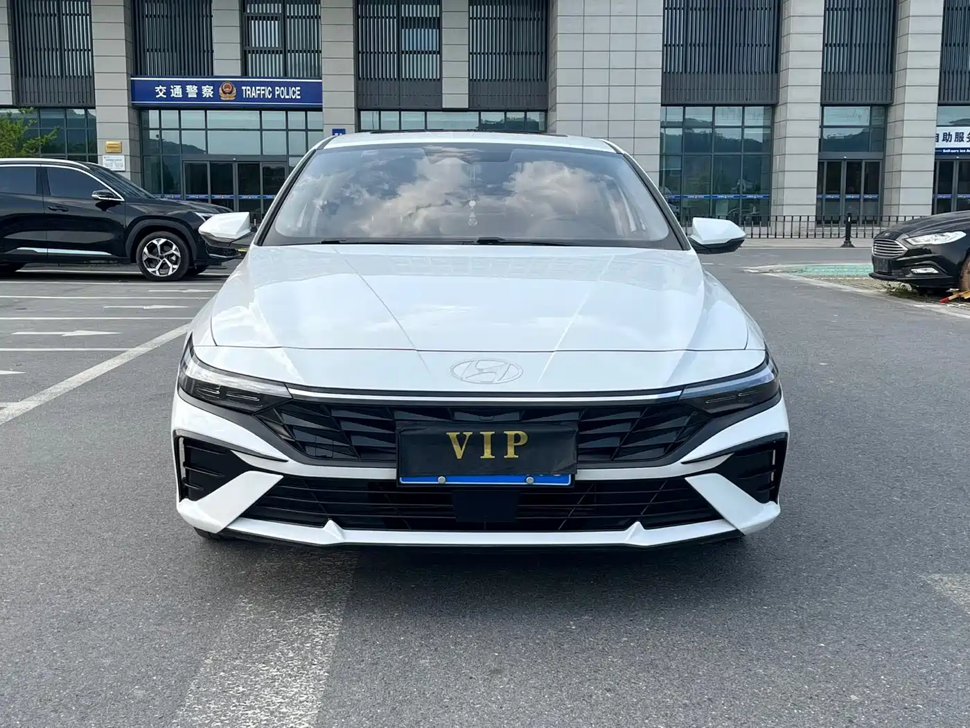 Hyundai Elantra 2023 Model 1.5L CVT LUX Premium Edition