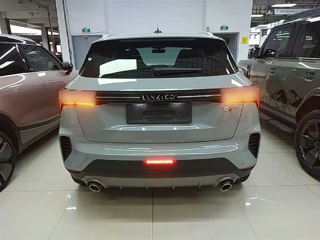 Lynk & Co 06 EM-P 2022 PHEV 84KM Range Pro фото 6