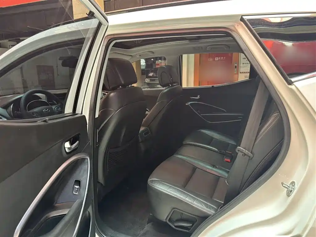 Hyundai Santa Fe 2015 2.0T Automatic 4WD Smart 7-seater фото 13