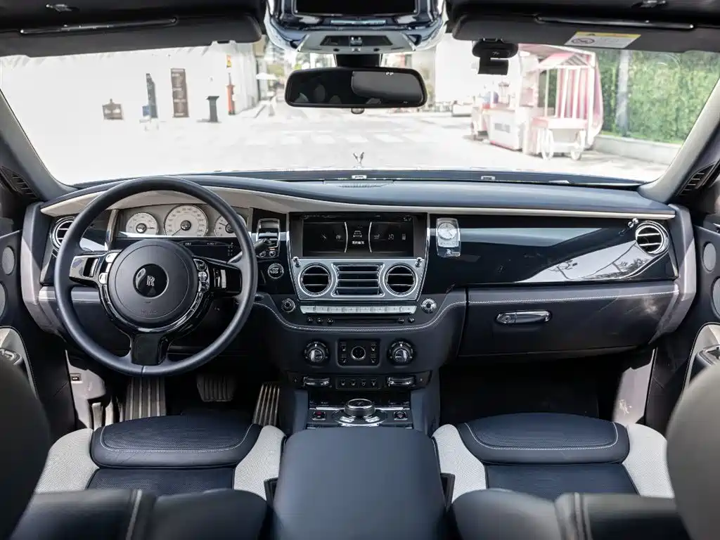Фото 11 - Rolls-Royce Ghost