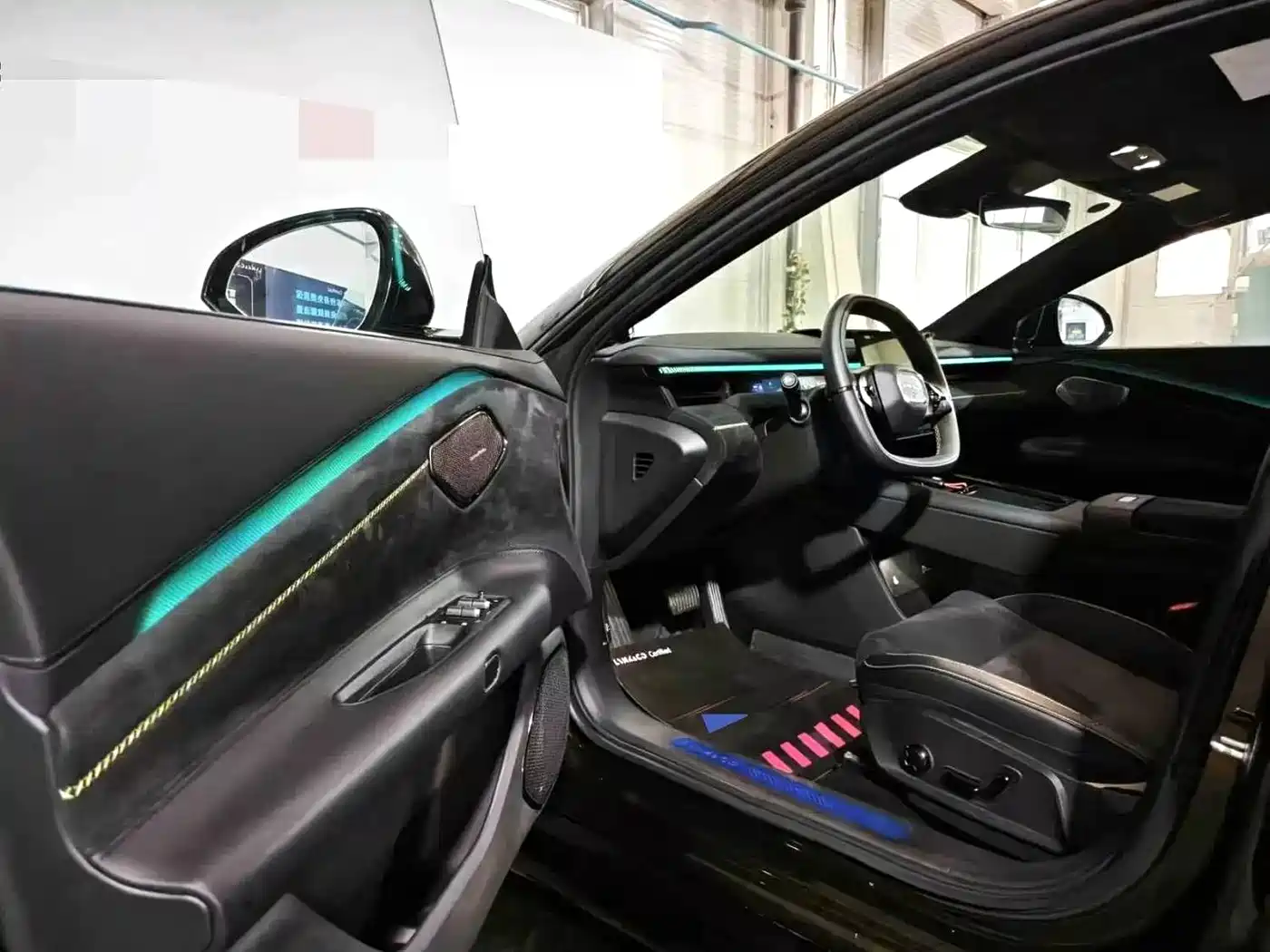 Lynk & Co 10 EM-P 2026 2025 240km Base