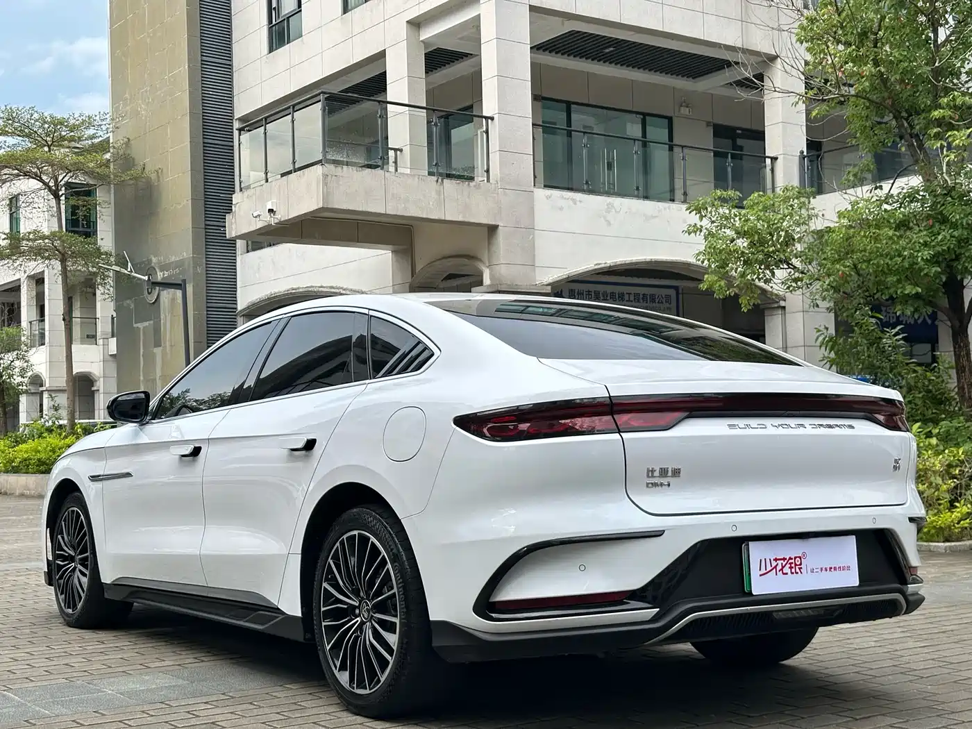 BYD Han 2022 DM-i 121KM Premium фото 7