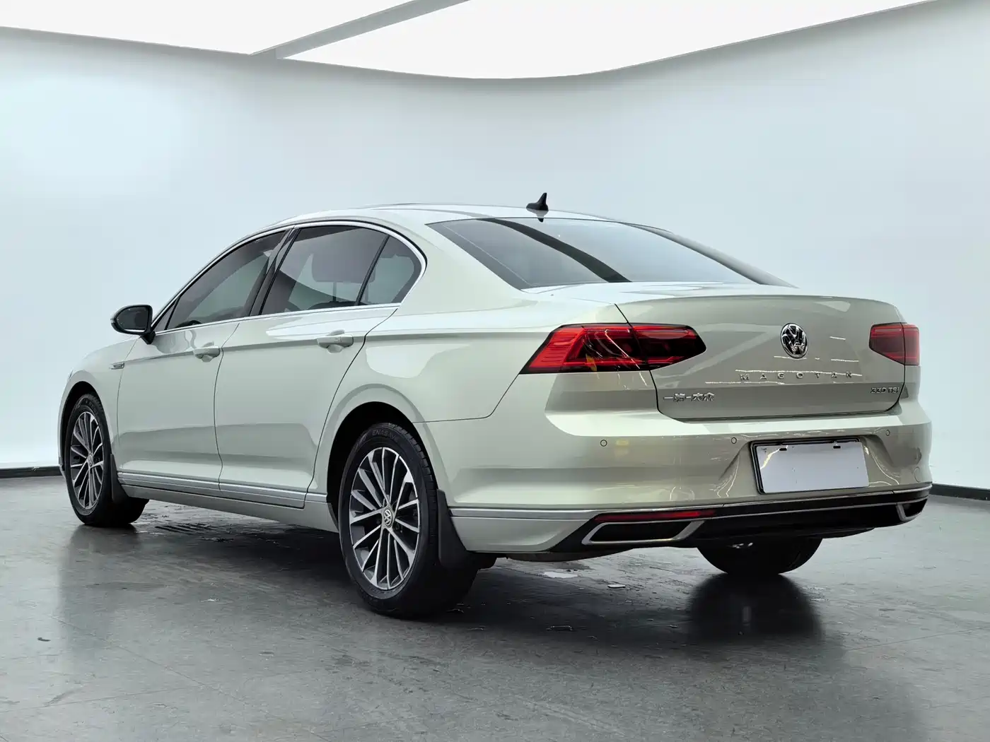 Volkswagen Magotan 2020 330TSI DSG Luxury фото 6