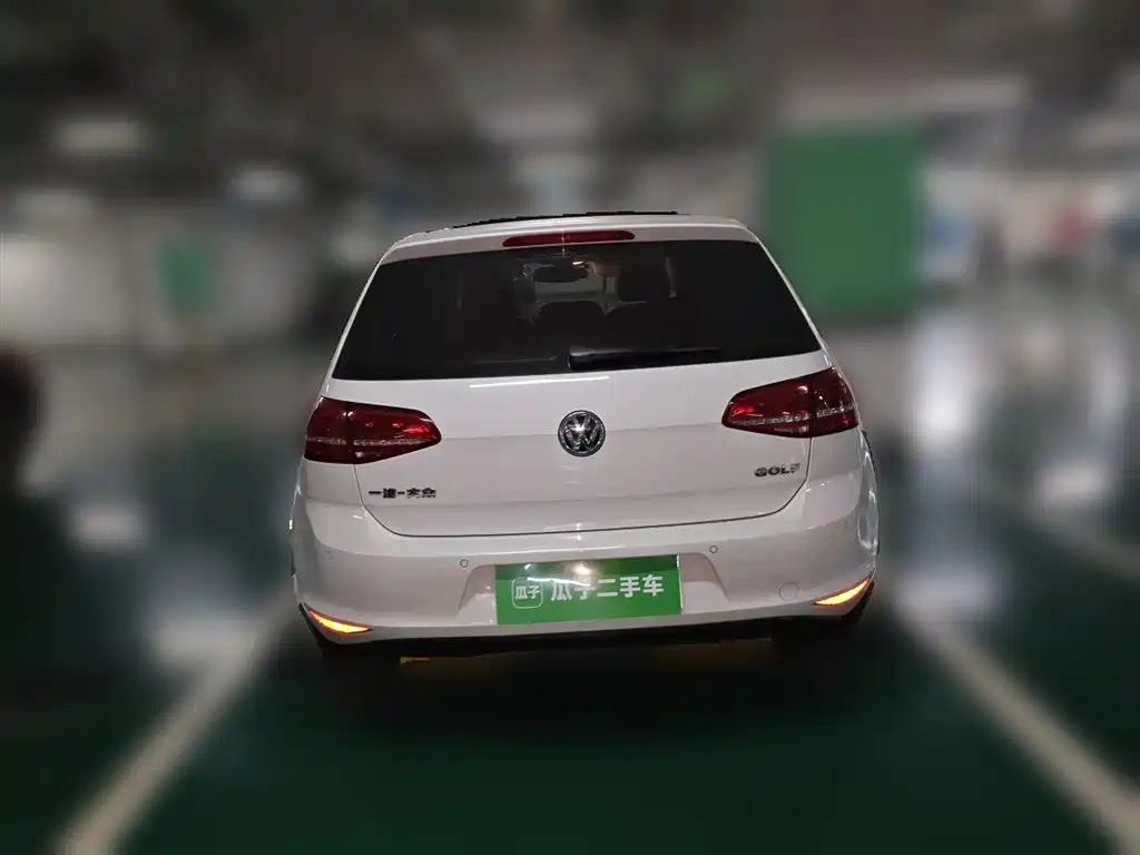 Volkswagen Golf 2014 1.6L Automatic Comfort фото 5